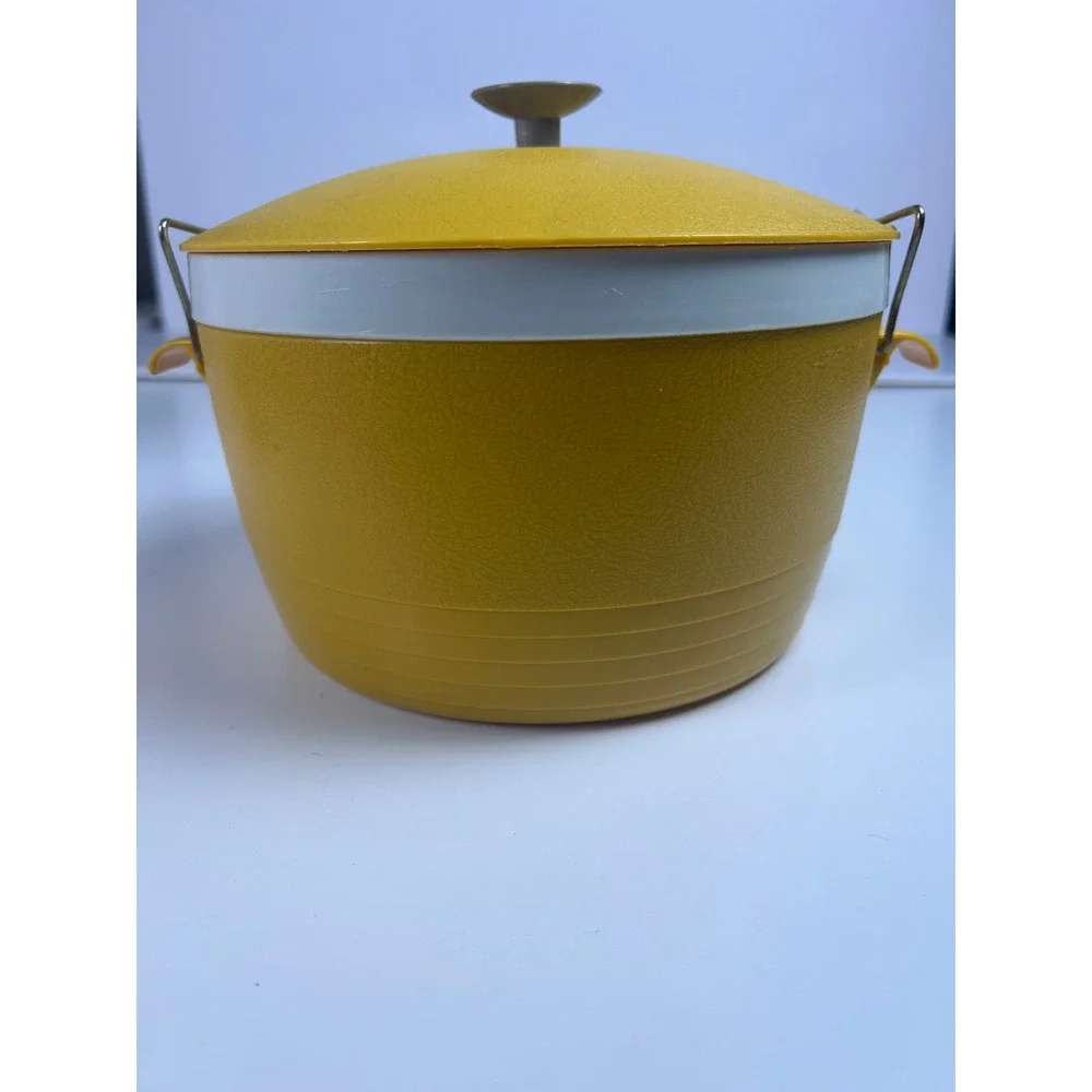 VTG 1960s Sunfrost Therm-o-Ware GoldenRod‎ Yellow Lock Lid Bucket Serving Dish
